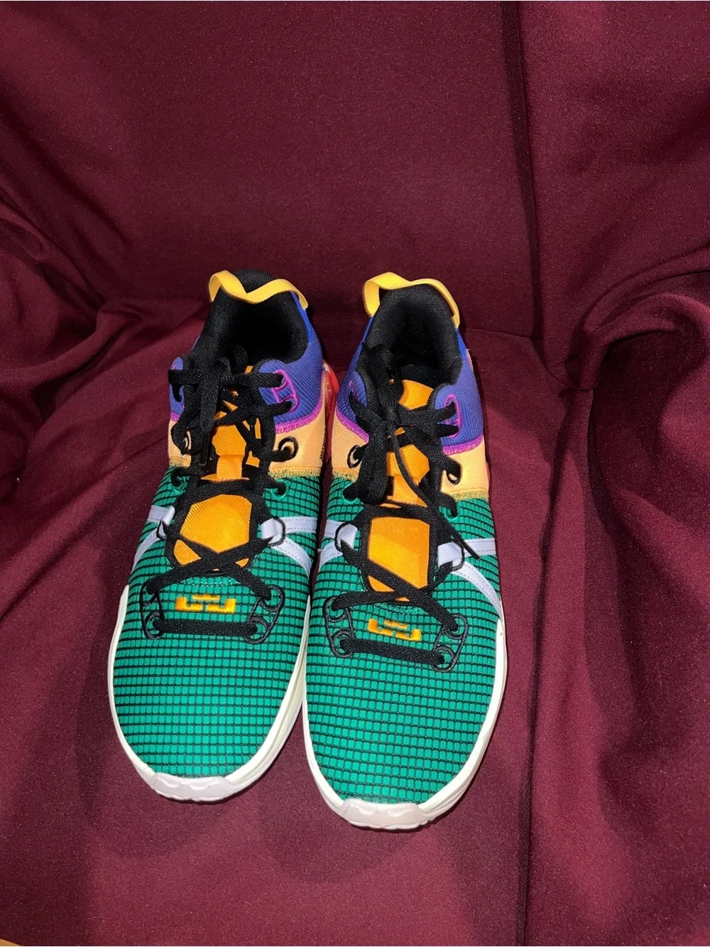 Nike LeBron witness Vll multicolor shoes size 13